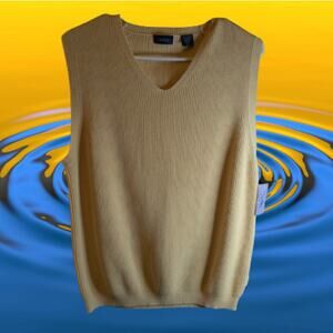 IZOD medium yellow v-neck mens cotton blend knit sweater casual vest.